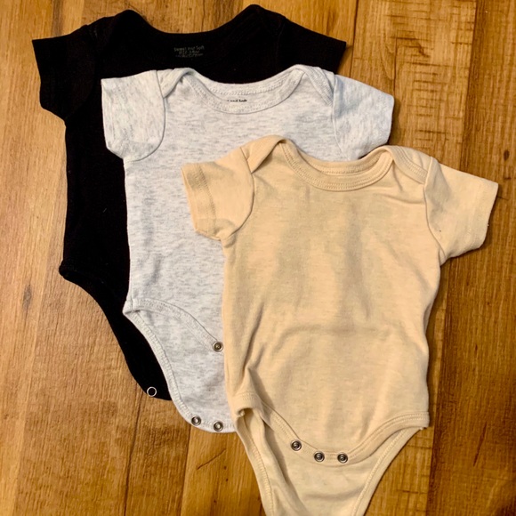 Lot of 3 Short Sleeve Onesies - Picture 1 of 2